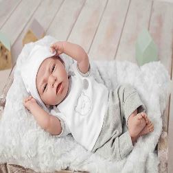 elegance 40 cm dafne gris con cojin (muñecas arias - 60593)