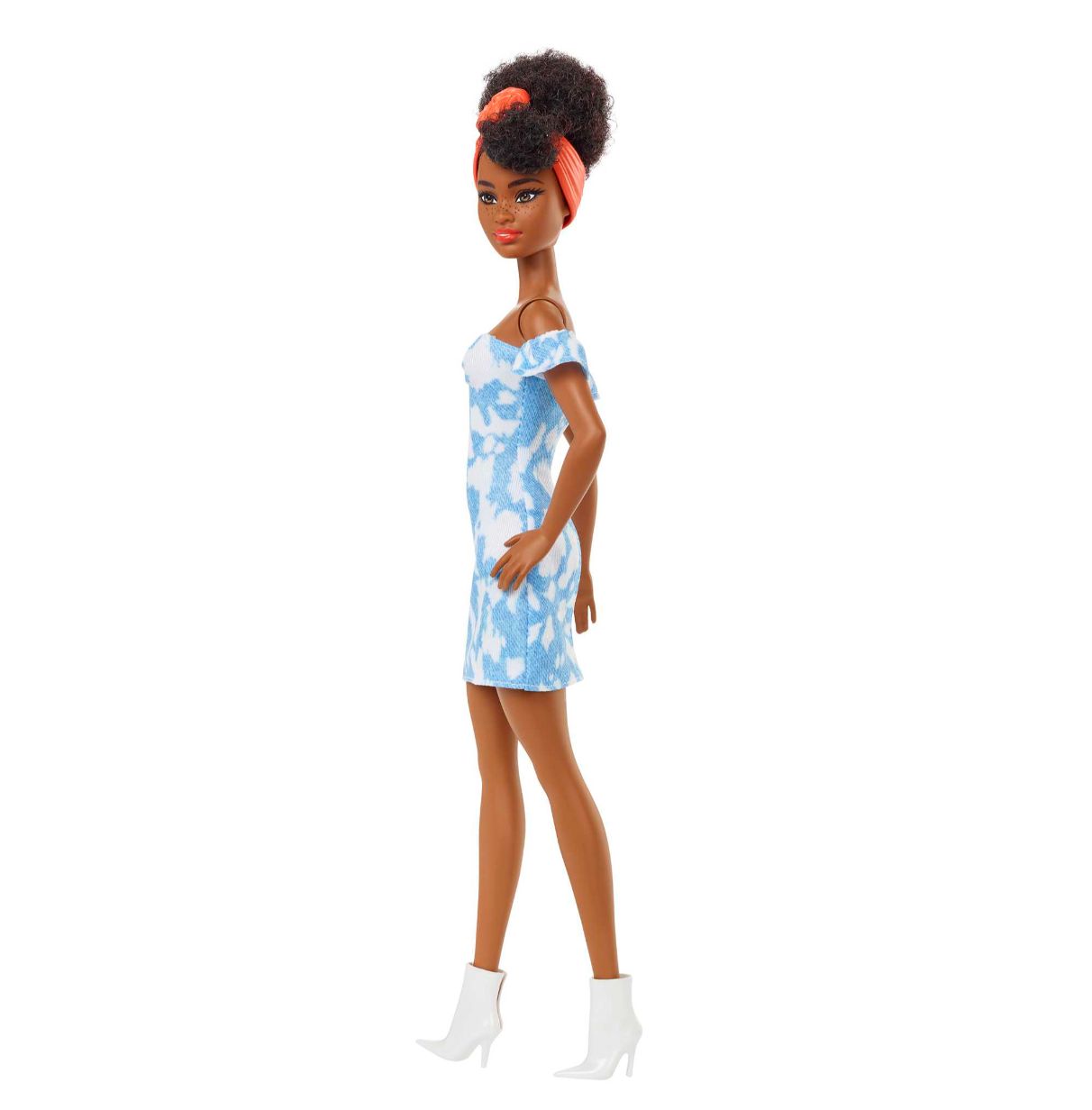 barbie fashionista vestido vaquero decolorado muñeca con pecas con pelo moreno rizado y banda en el pelo, juguete a la moda +3 a